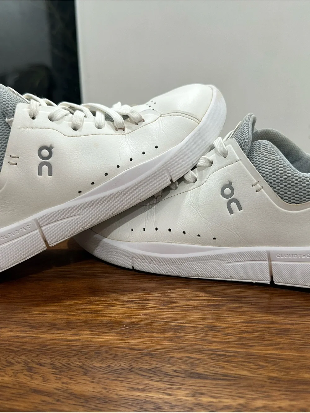 ON The Roger Advantage White Rosehip Women’s Sz  8 EU 39 Tennis Pickleball